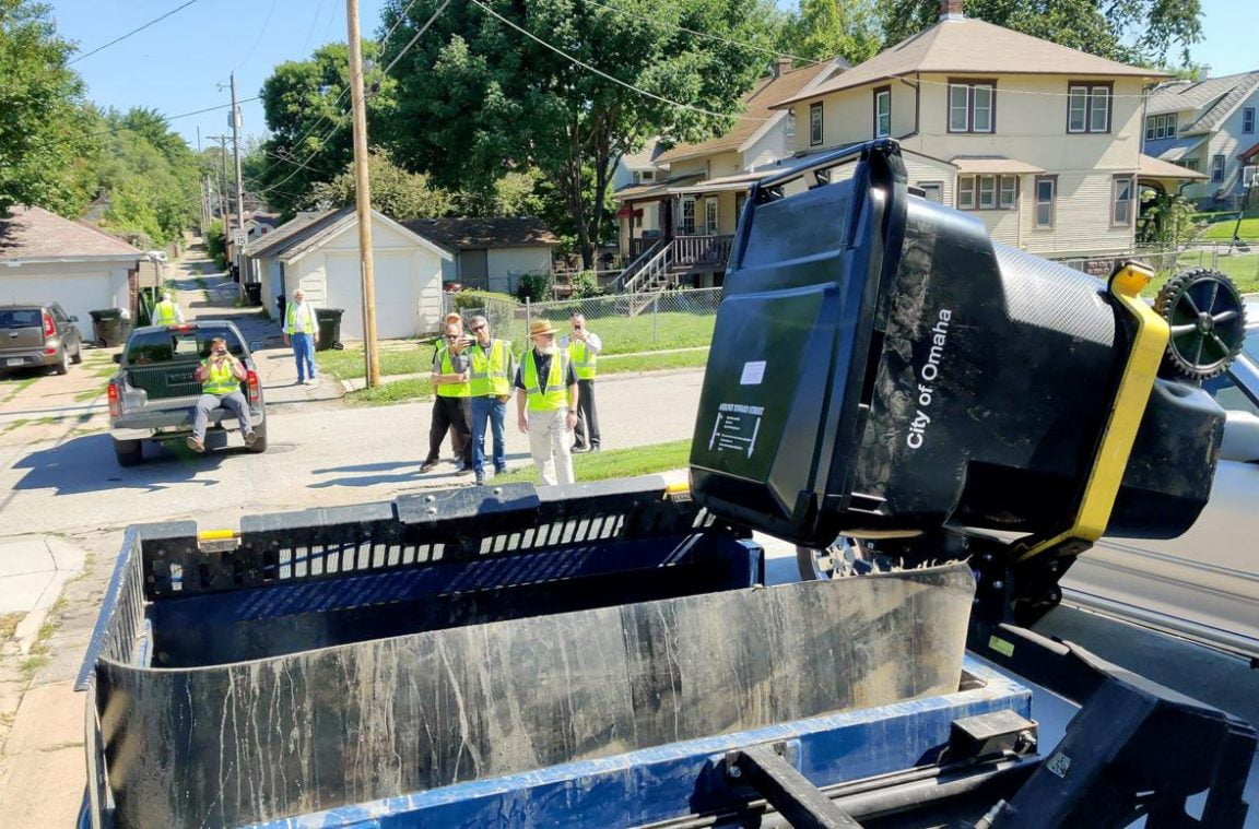 City of Omaha demonstrates new CNG waste collection system – USGasVehicles.com